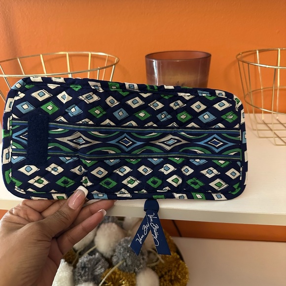 VERA BRADLEY Poxket Wallet in “Moaaic” Print(NWOT) - Picture 4 of 6